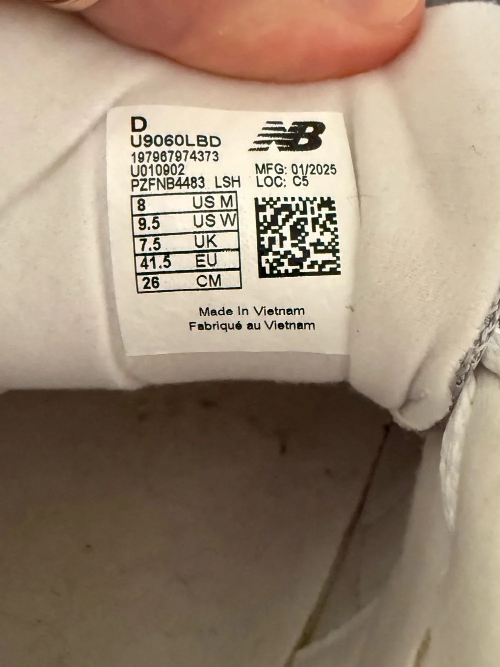 New Balance 9060 sneakers M sz 8, W sz 9.5 - Picture 5 of 9